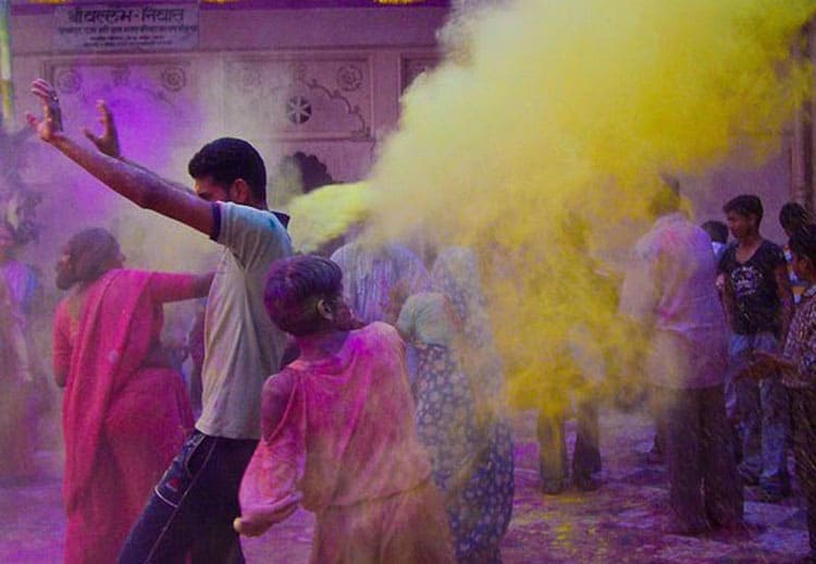 biggest festivals around the world - holi india