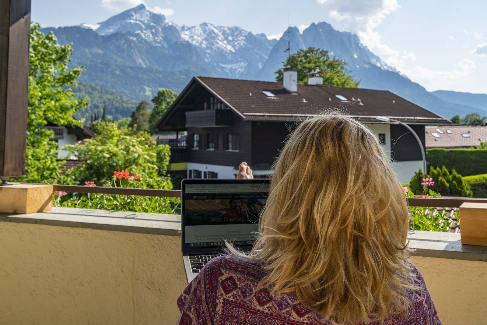 how to become a digital nomad working online