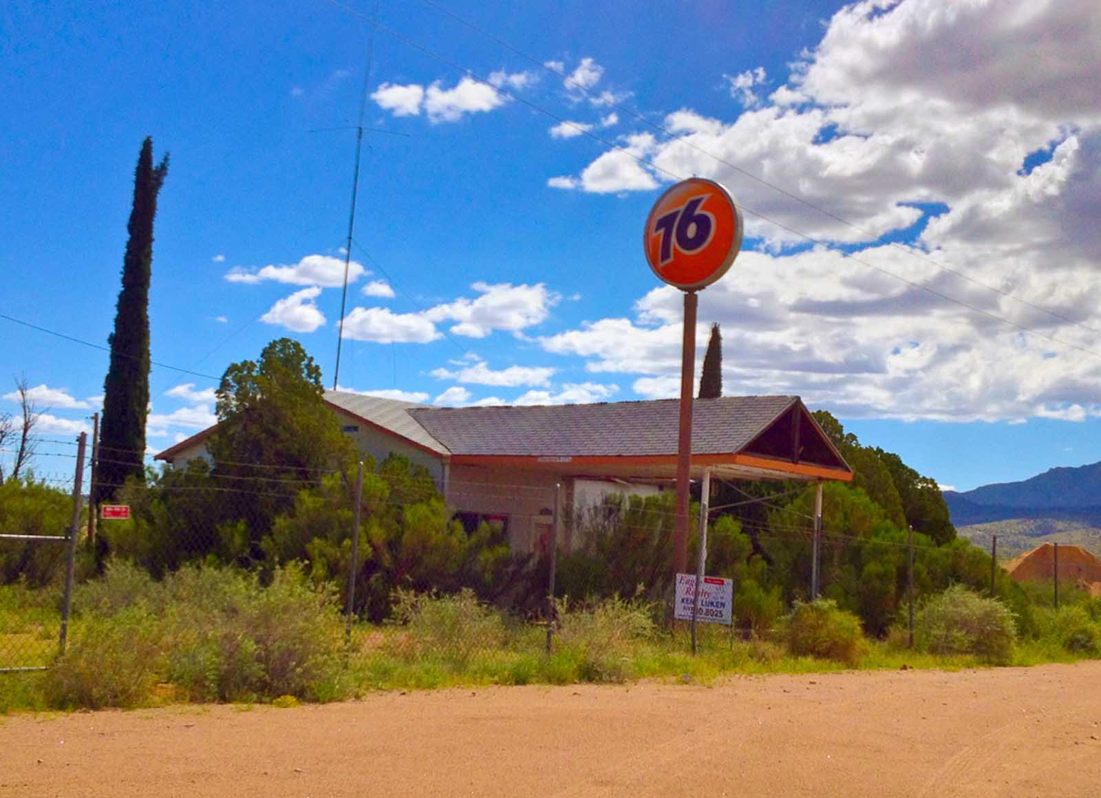 abandoned gas station historic route 66 road trip